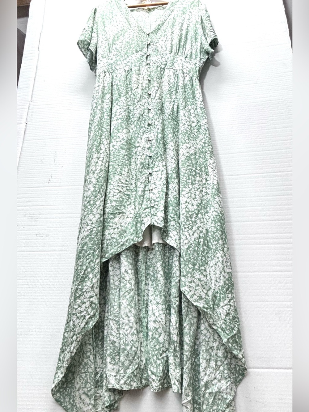 Promesa Sage Green Floral V-Neck High Low Dress Large